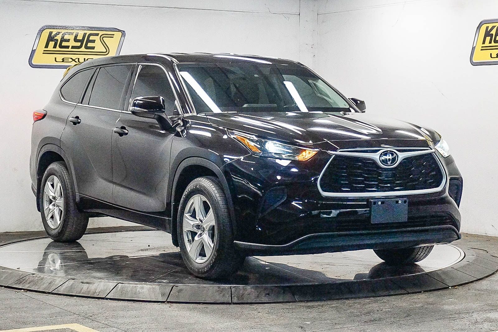 Thumbnail: 2021 Toyota Highlander - 5