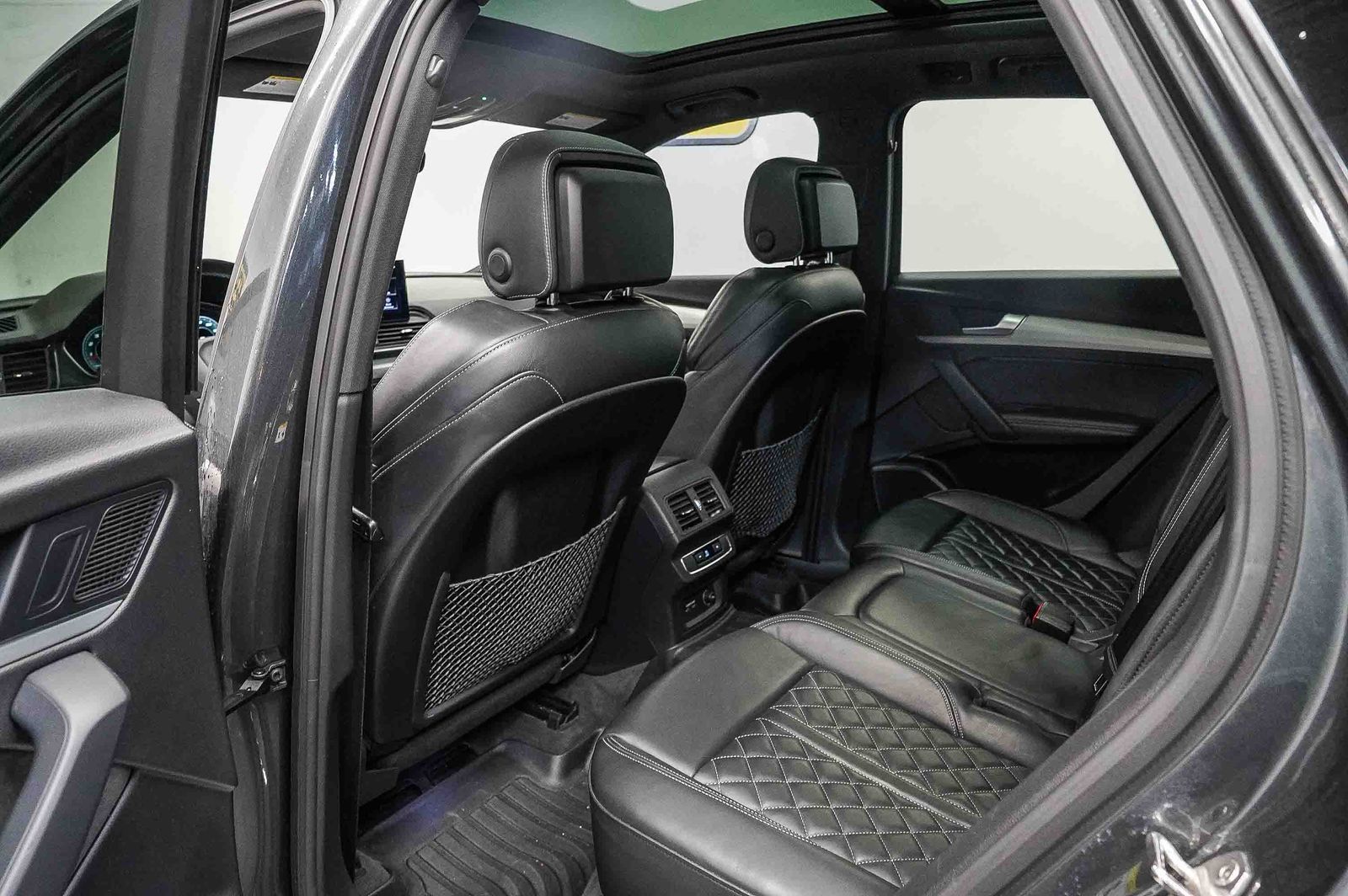 Thumbnail: 2021 Audi SQ5 - 18
