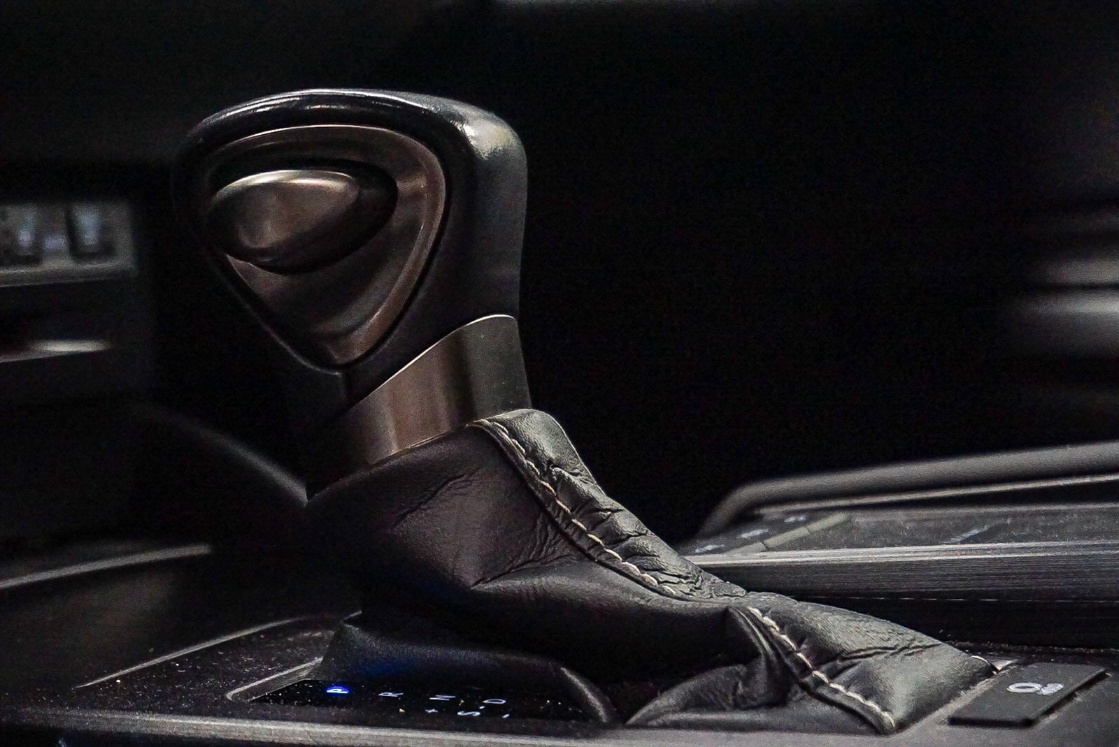 Thumbnail: 2020 Lexus ES - 20