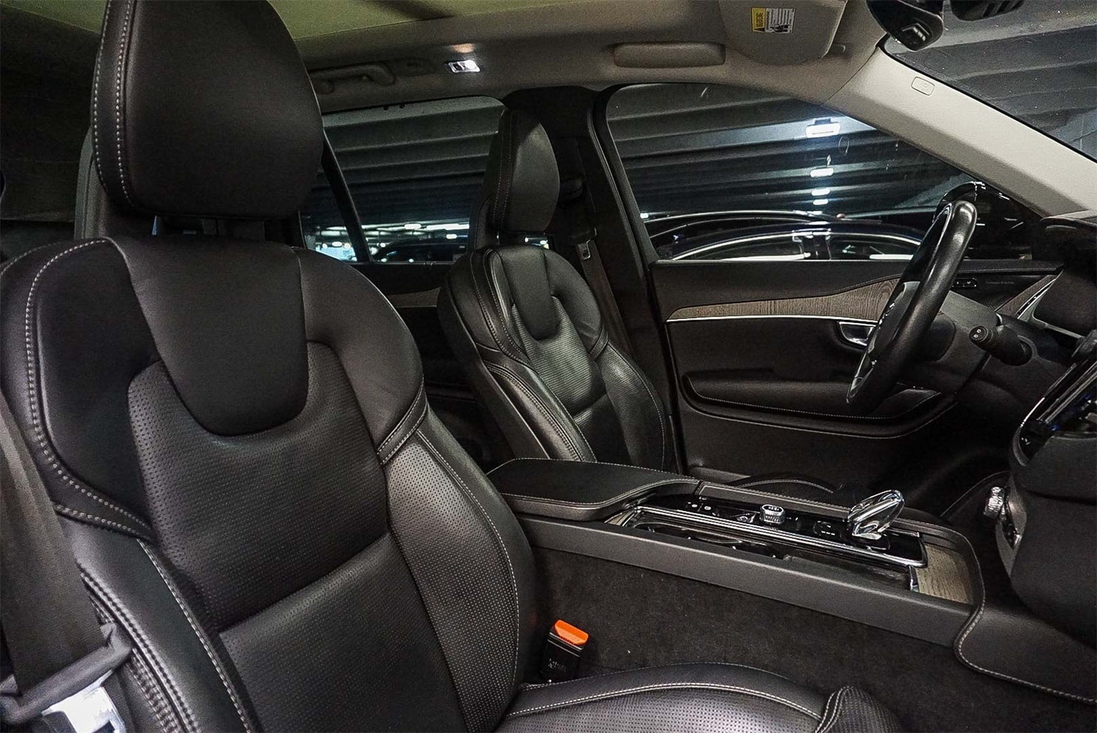 Thumbnail: 2021 Volvo XC90 - 17