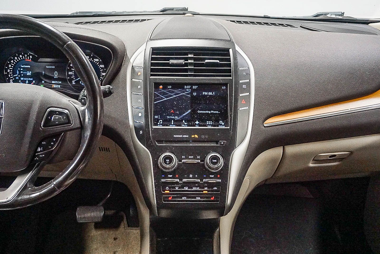 Thumbnail: 2017 Lincoln MKC - 13