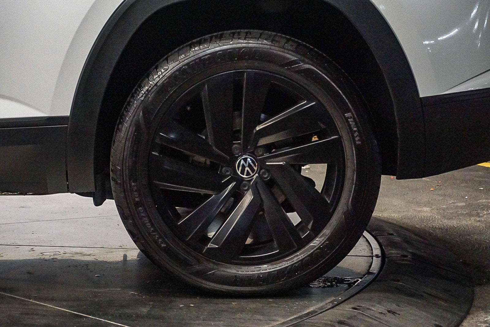 Thumbnail: 2023 Volkswagen Atlas - 9