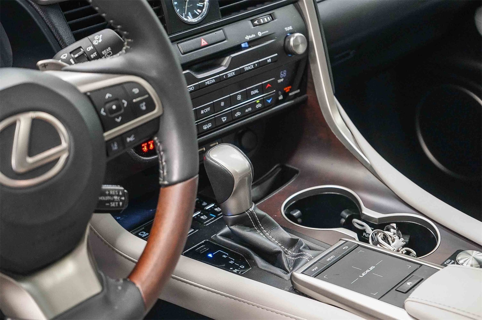 Thumbnail: 2022 Lexus RX - 24