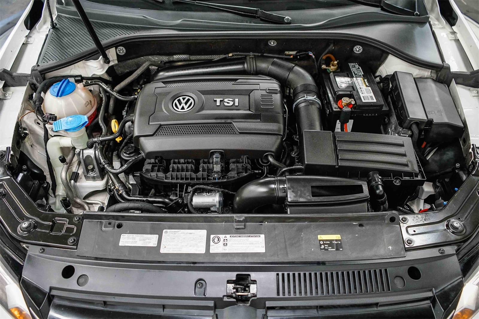 Thumbnail: 2015 Volkswagen Passat - 27