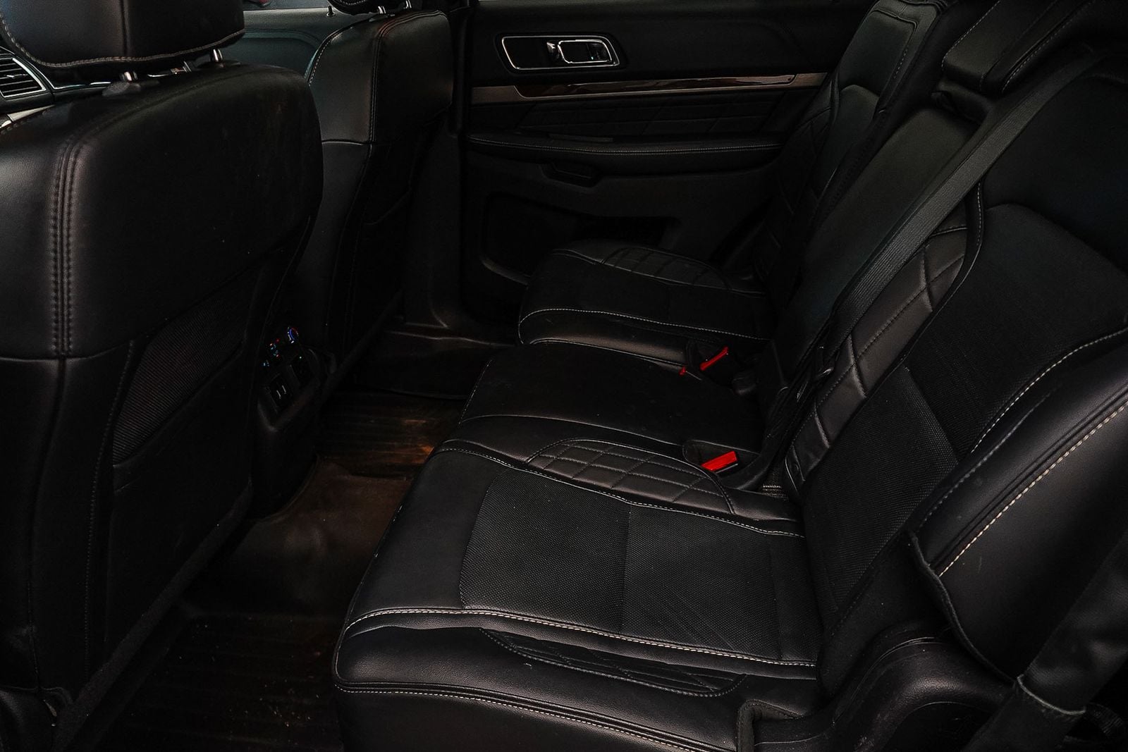 Thumbnail: 2017 Ford Explorer - 18