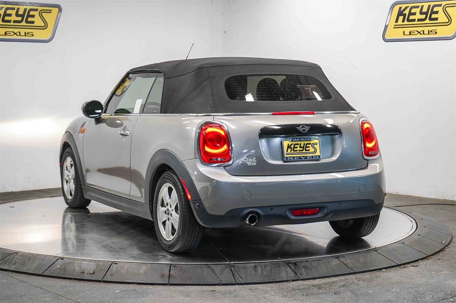 Thumbnail: 2019 MINI Cooper Convertible - 2