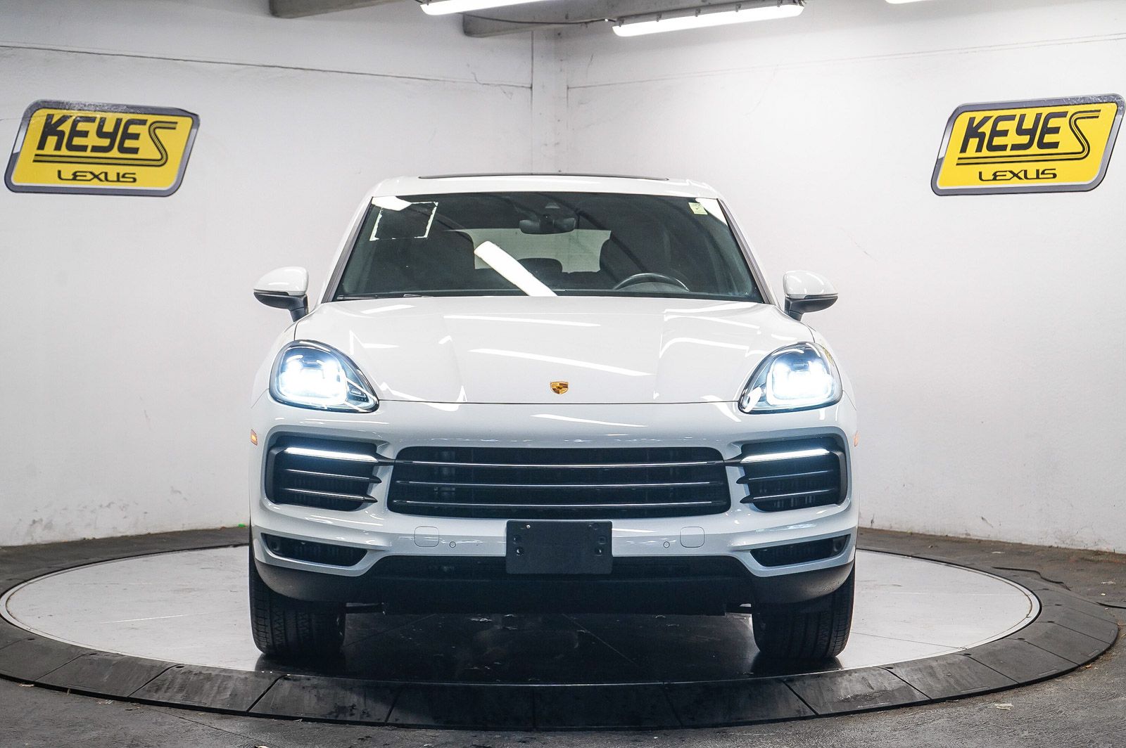 Thumbnail: 2022 Porsche Cayenne - 6