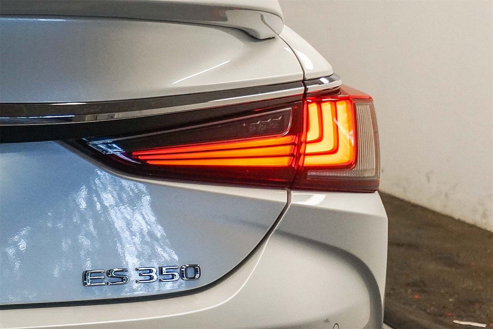 Thumbnail: 2019 Lexus ES - 11