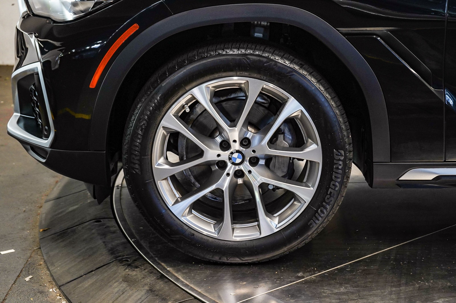 Thumbnail: 2023 BMW X6 - 9