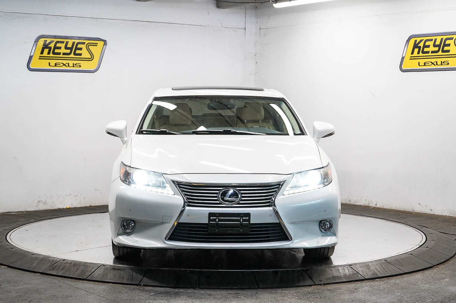 Thumbnail: 2013 Lexus ES - 5