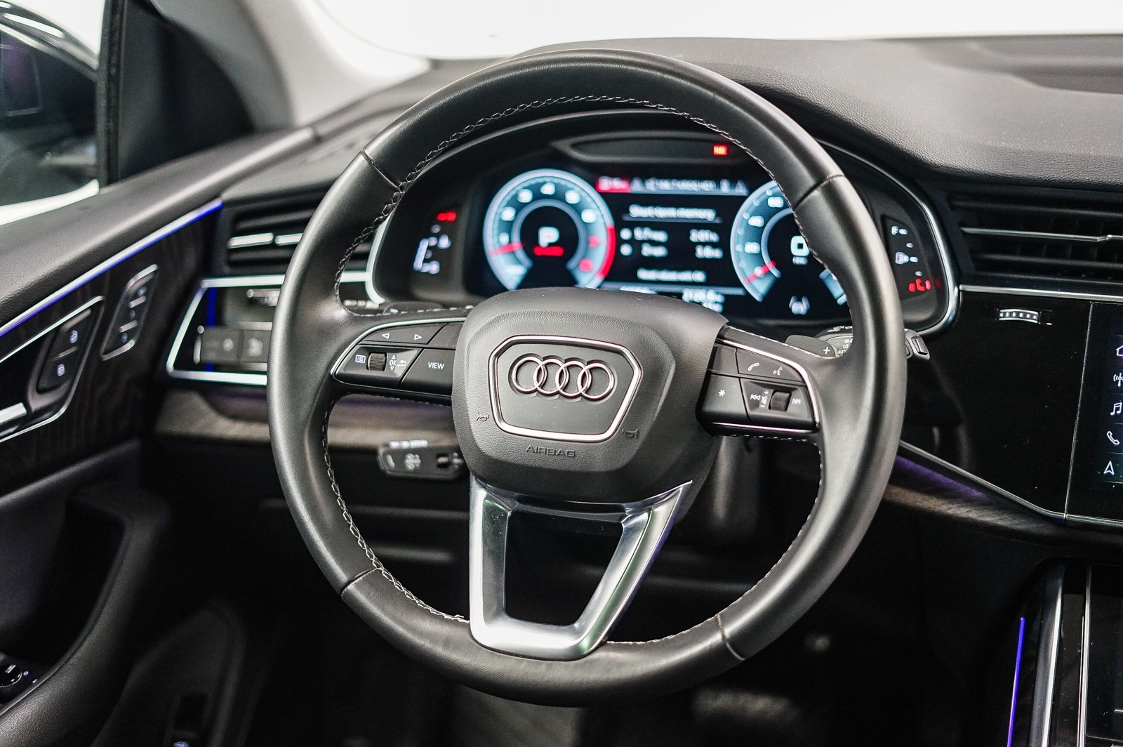 Thumbnail: 2022 Audi Q8 - 16