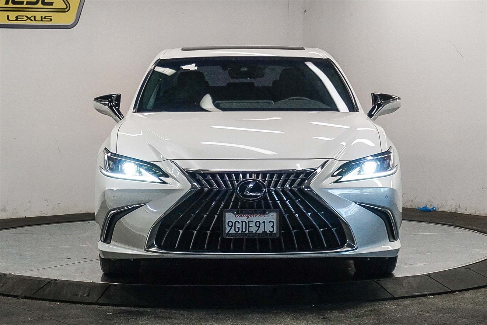 Thumbnail: 2023 Lexus ES - 6