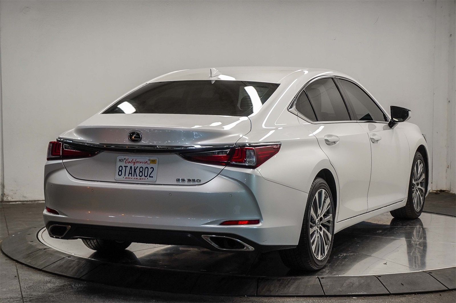Thumbnail: 2021 Lexus ES - 4
