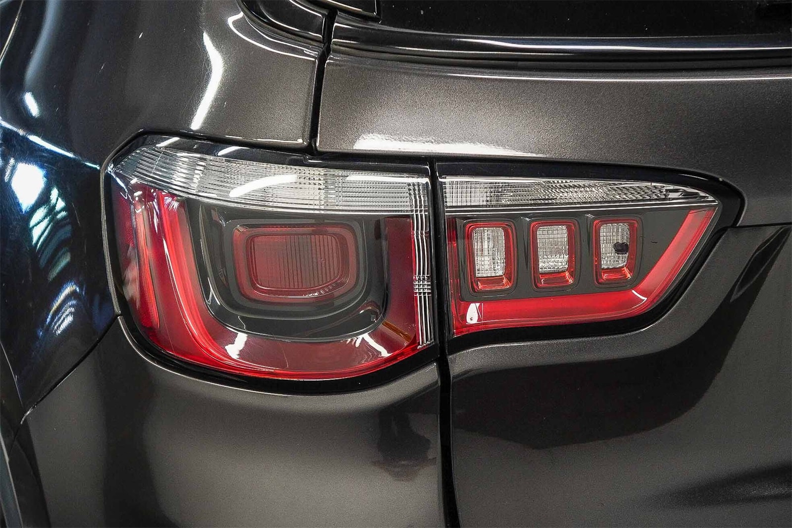 Thumbnail: 2020 Jeep Compass - 9