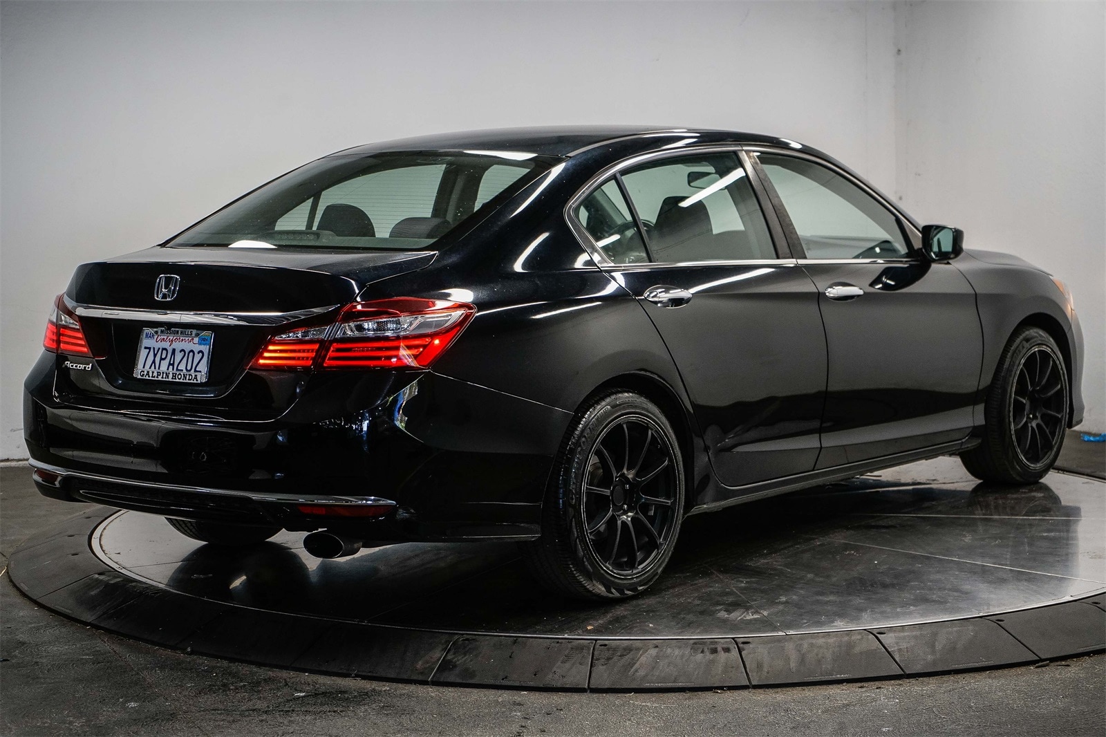 Thumbnail: 2017 Honda Accord - 4