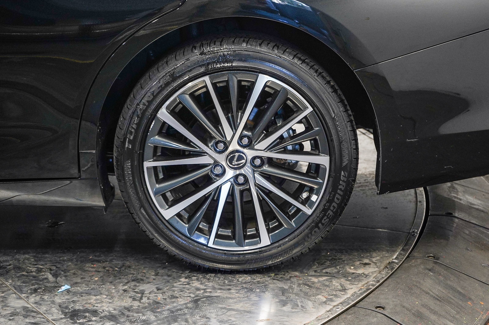 Thumbnail: 2025 Lexus ES - 10