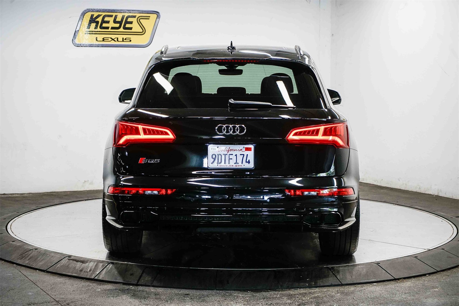 Thumbnail: 2018 Audi SQ5 - 3
