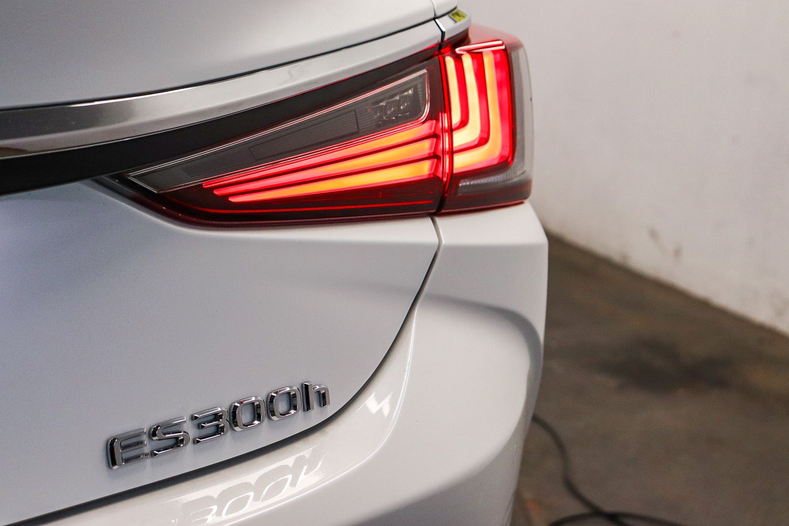 Thumbnail: 2025 Lexus ES - 10