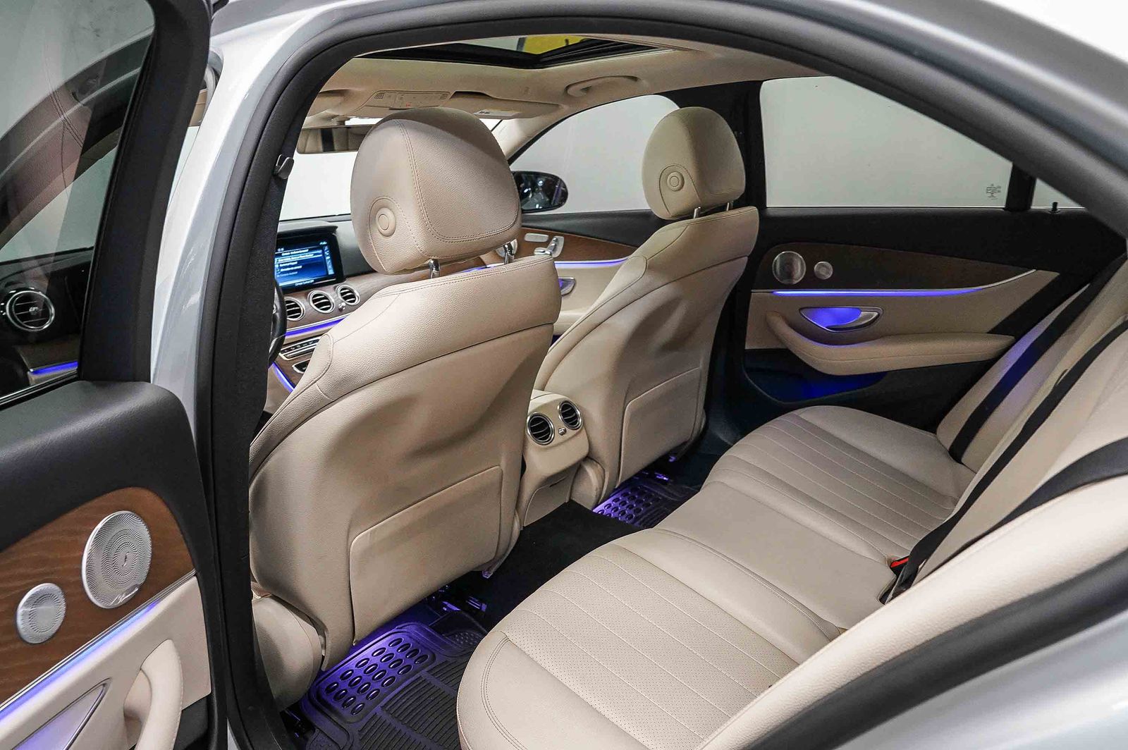 Thumbnail: 2019 Mercedes-Benz E-Class - 19