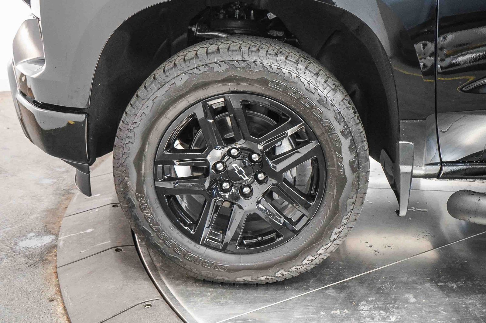 Thumbnail: 2026 Chevrolet Silverado 1500 - 9
