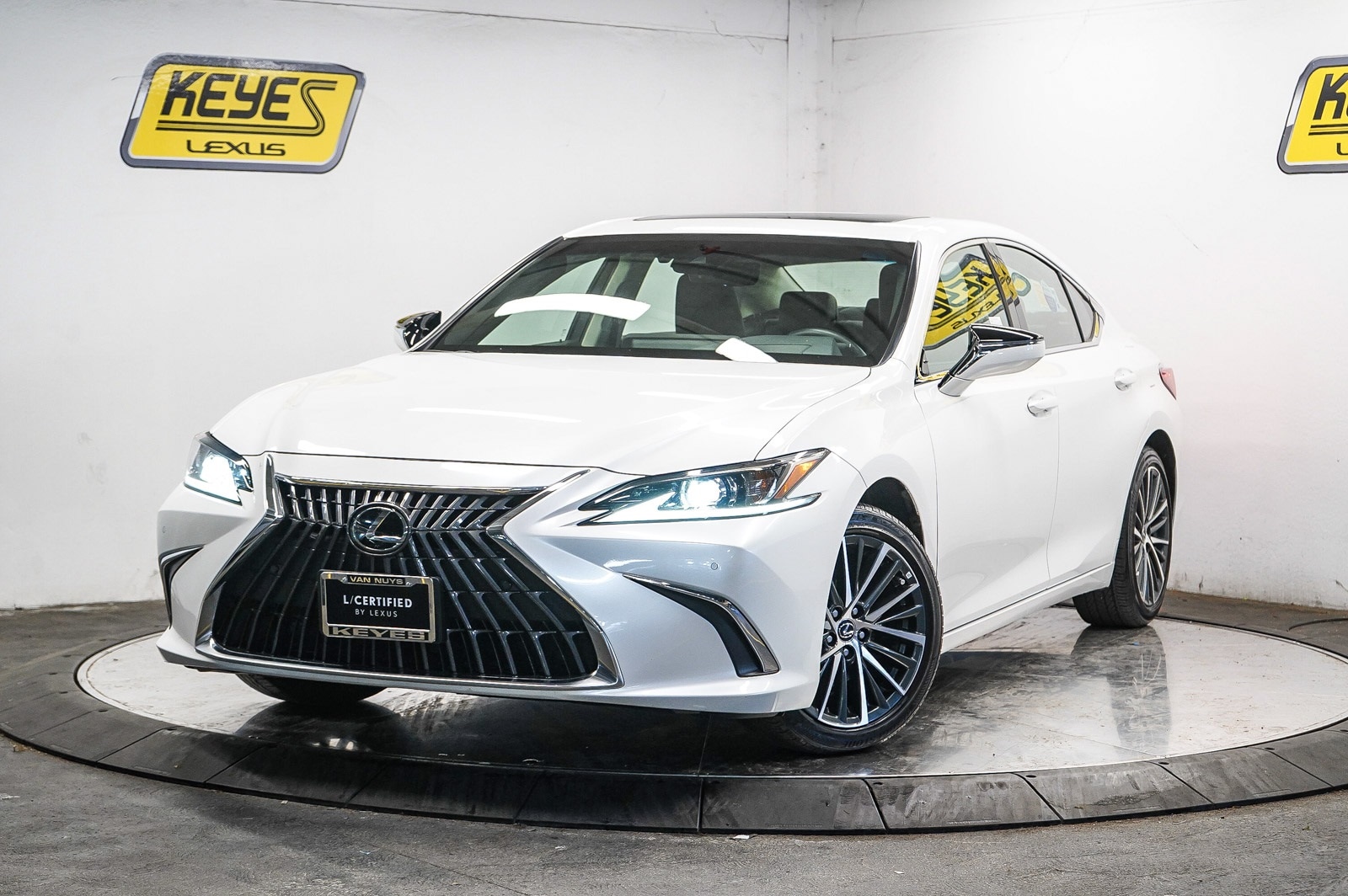 Thumbnail: 2025 Lexus ES - 1