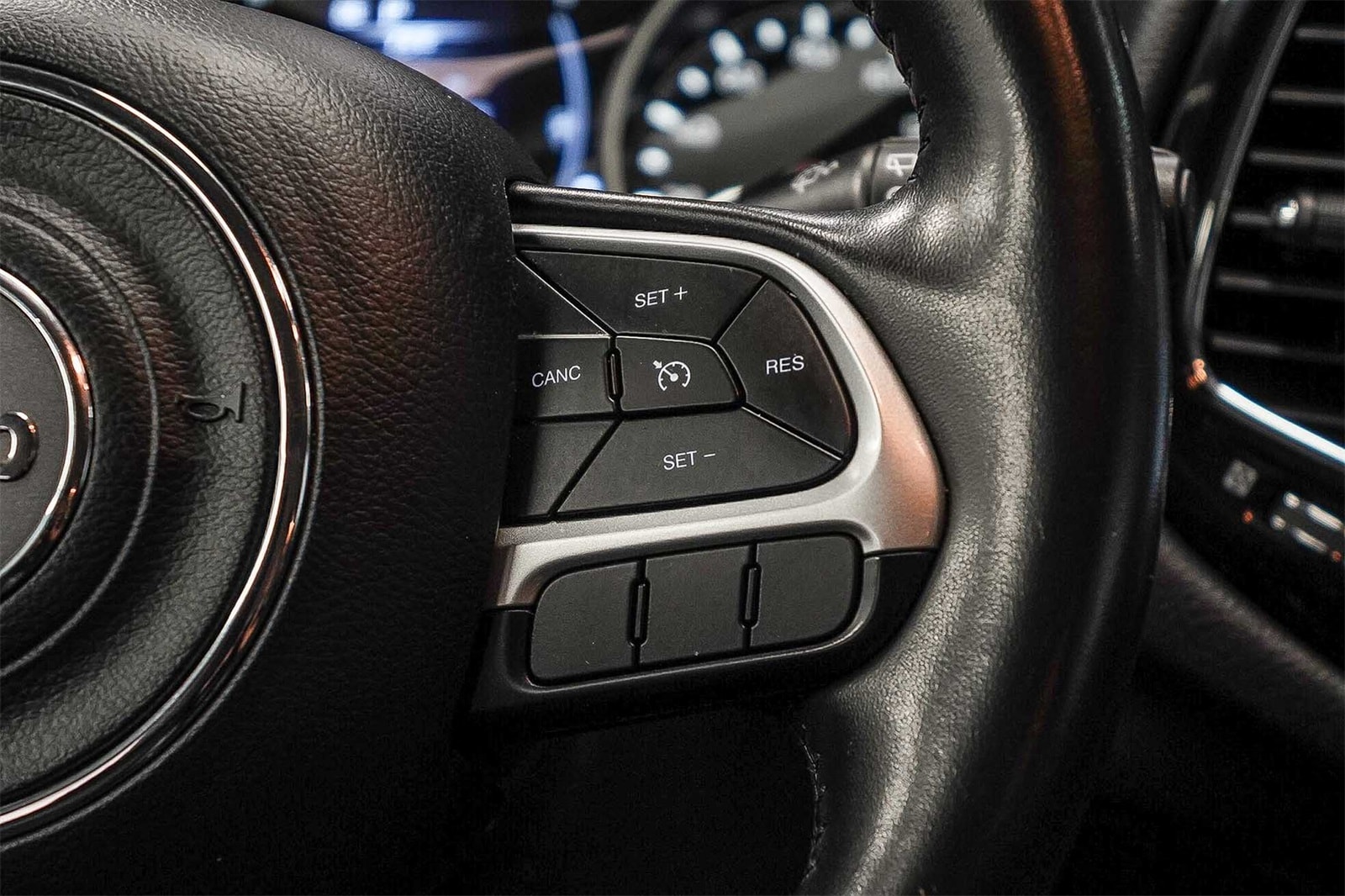 Thumbnail: 2020 Jeep Compass - 17