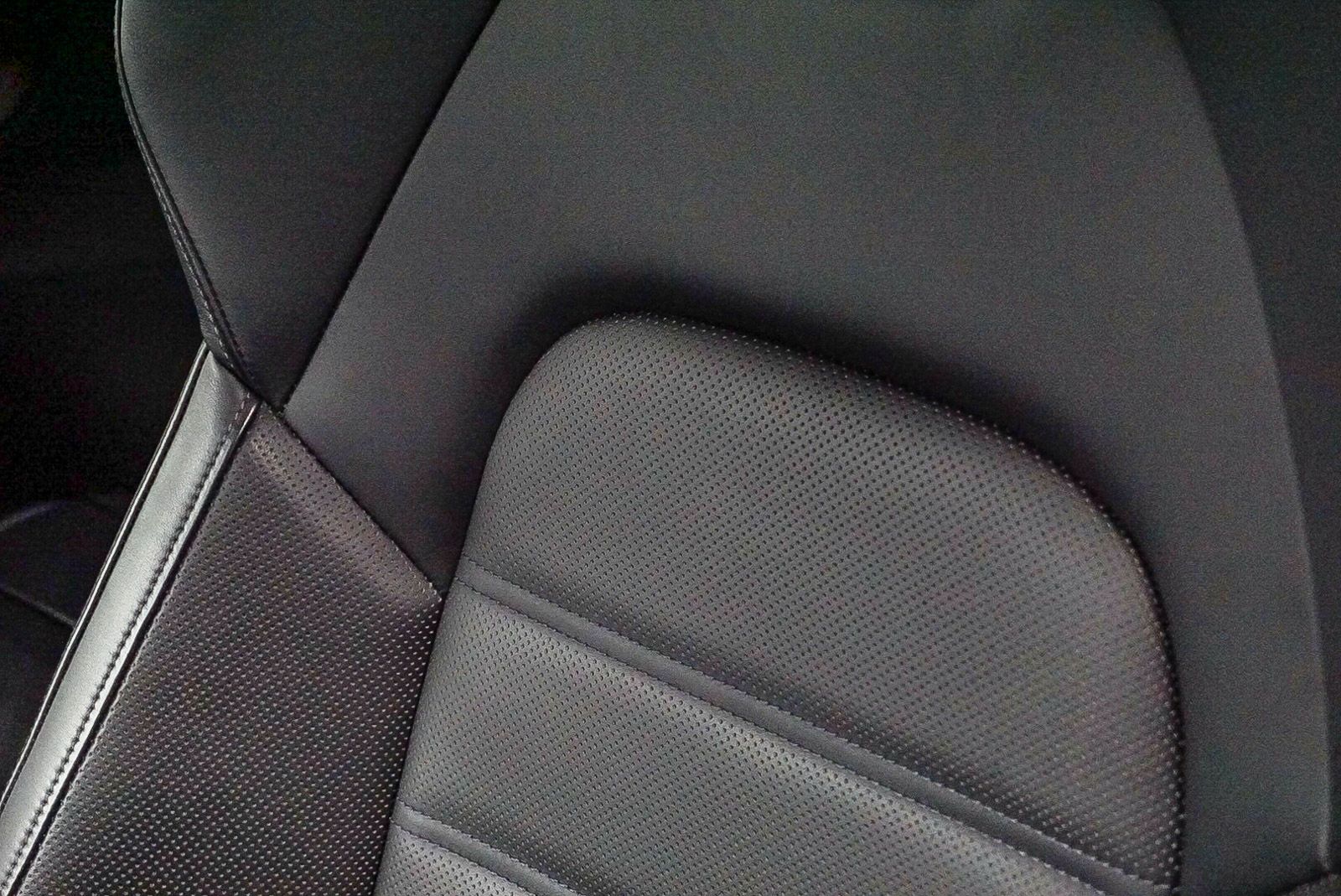 Thumbnail: 2024 Porsche Panamera - 25