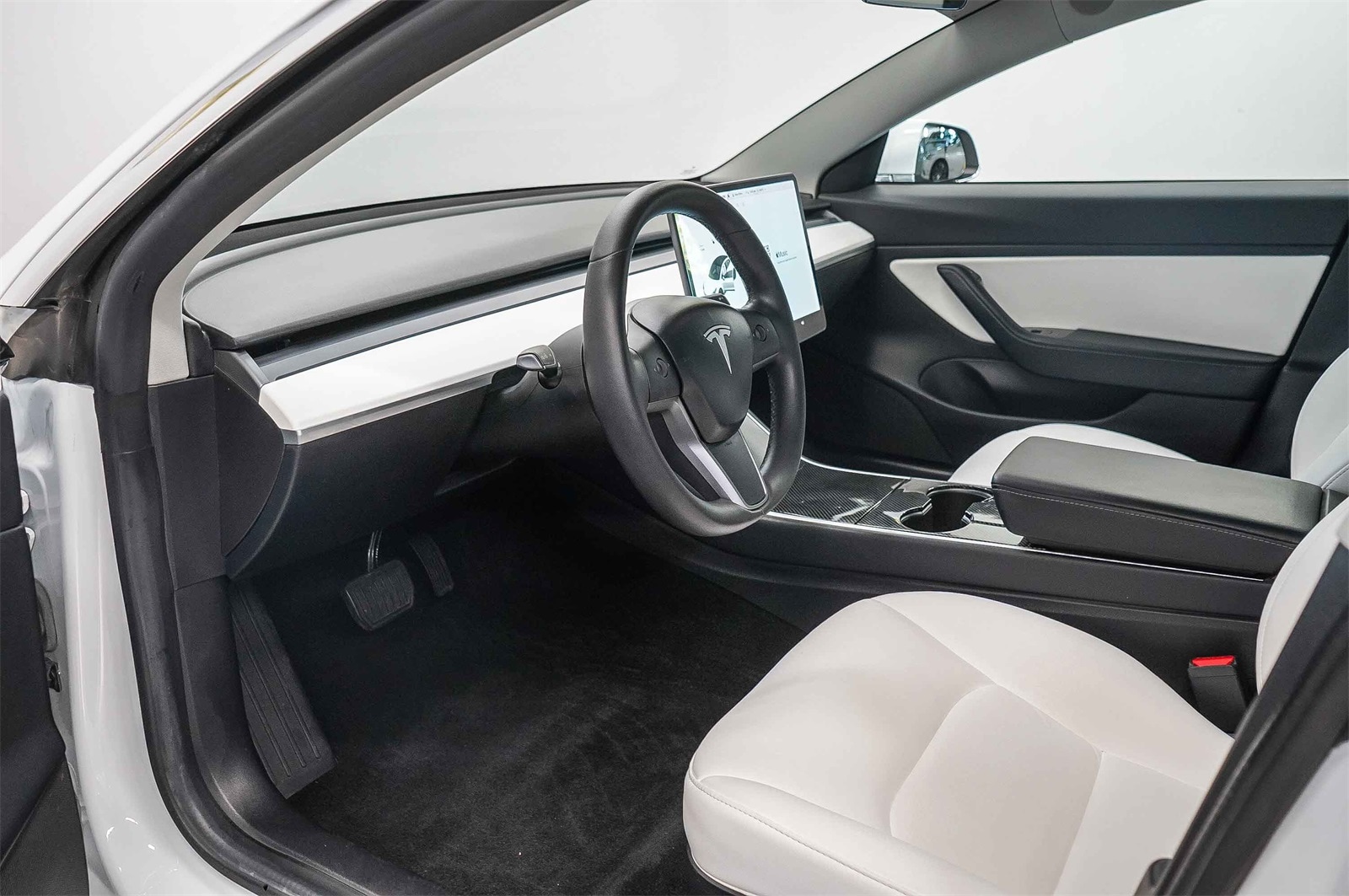 Thumbnail: 2019 Tesla Model 3 - 17