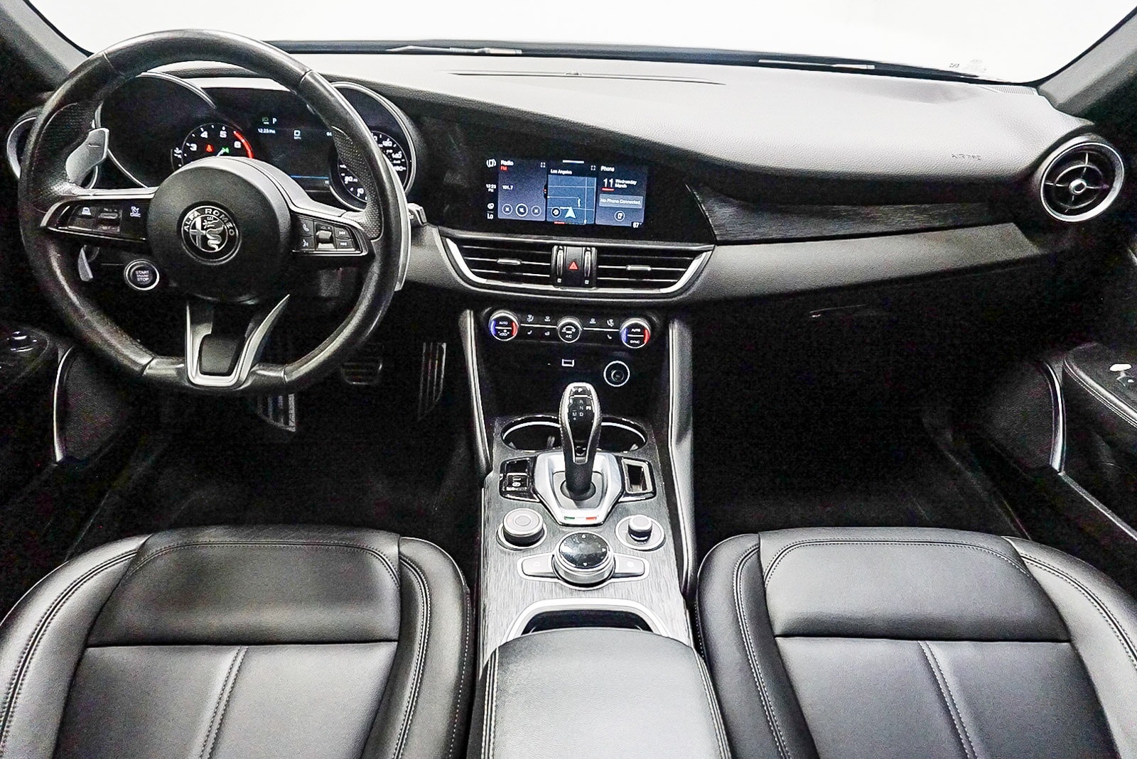 Thumbnail: 2022 Alfa Romeo Giulia - 12