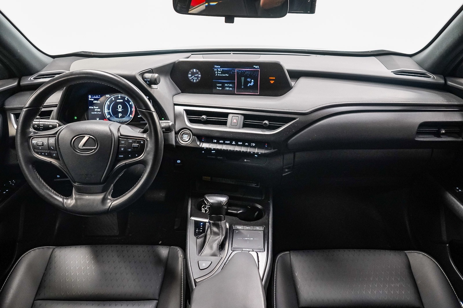 Thumbnail: 2022 Lexus UX - 12