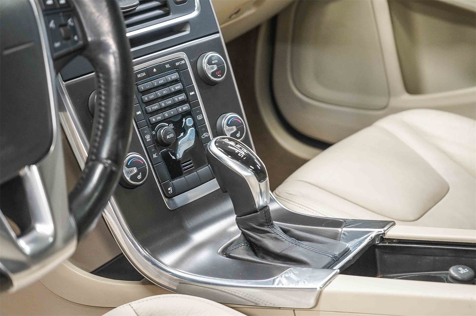 Thumbnail: 2014 Volvo S60 - 24