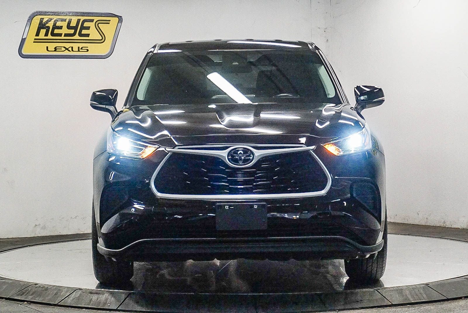 Thumbnail: 2021 Toyota Highlander - 6