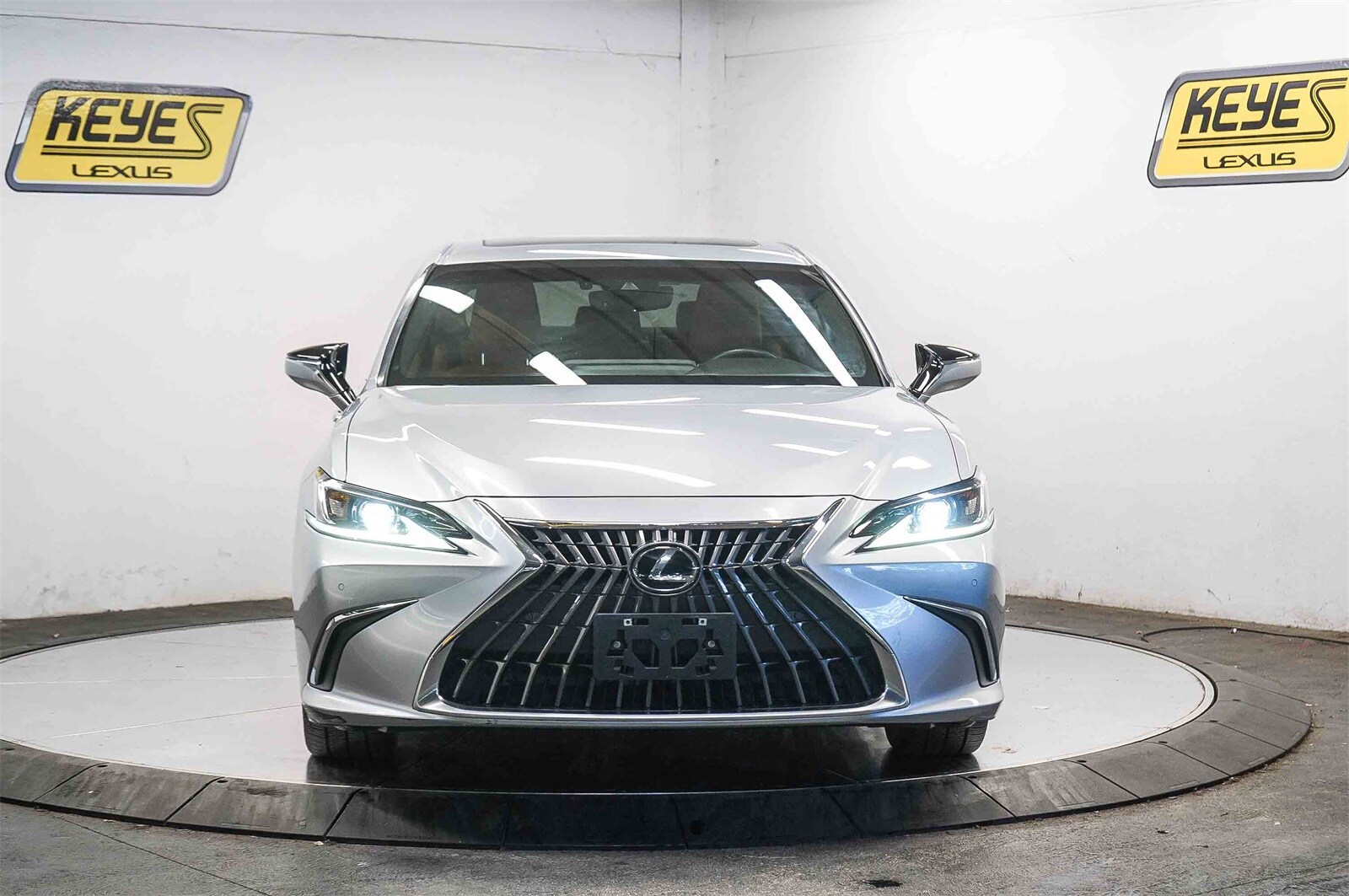 Thumbnail: 2023 Lexus ES - 6