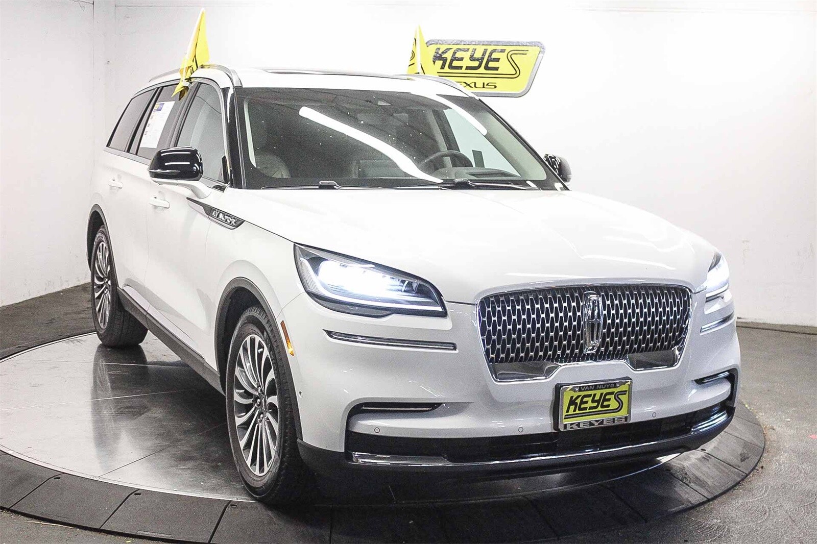 2023 Lincoln Aviator Reserve photo 3