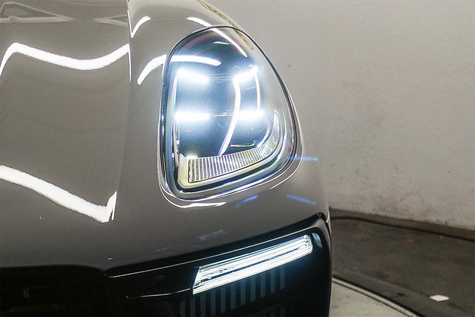 Thumbnail: 2023 Porsche Macan - 7