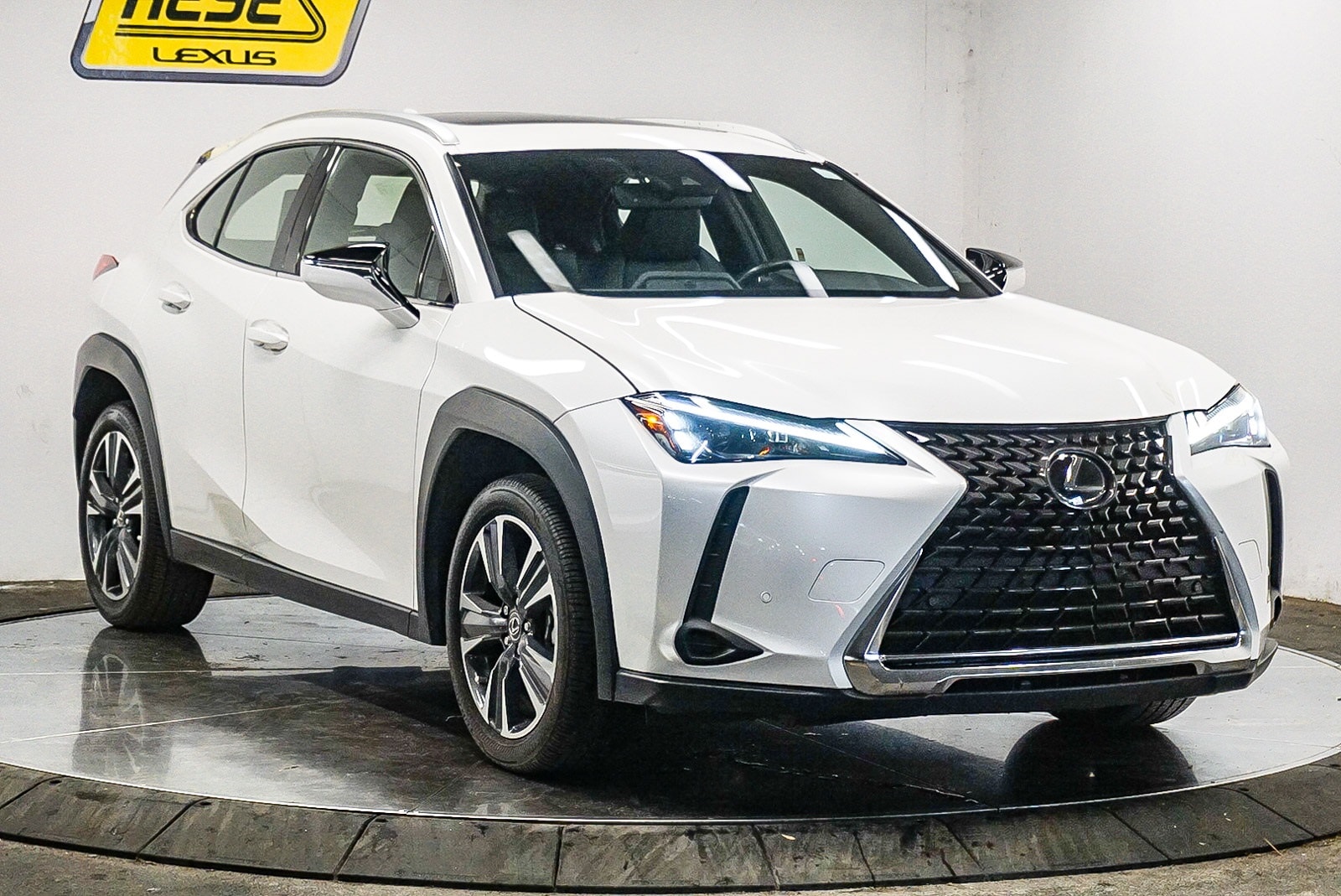 Thumbnail: 2024 Lexus UX - 5