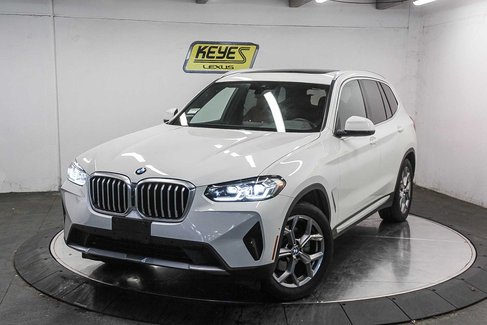 Thumbnail: 2023 BMW X3 - 1