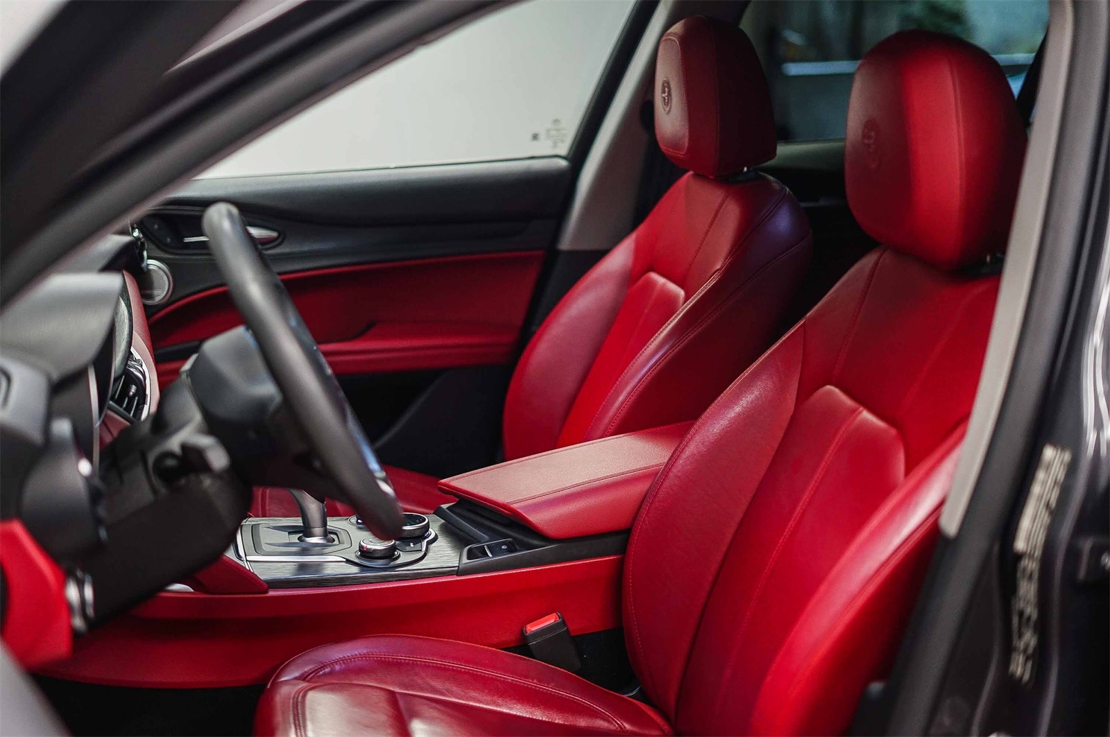 Thumbnail: 2018 Alfa Romeo Stelvio - 17