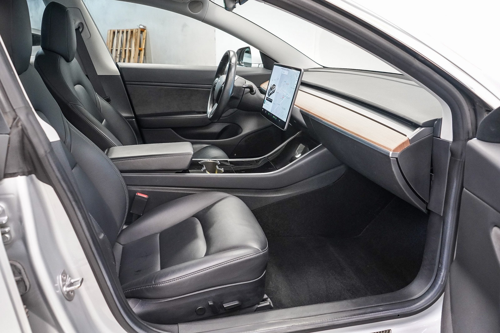 Thumbnail: 2018 Tesla Model 3 - 16