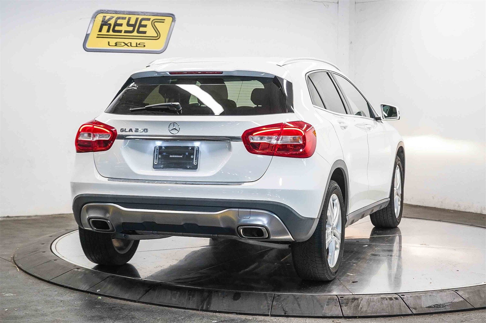 2018 Mercedes Benz GLA 250 photo 3