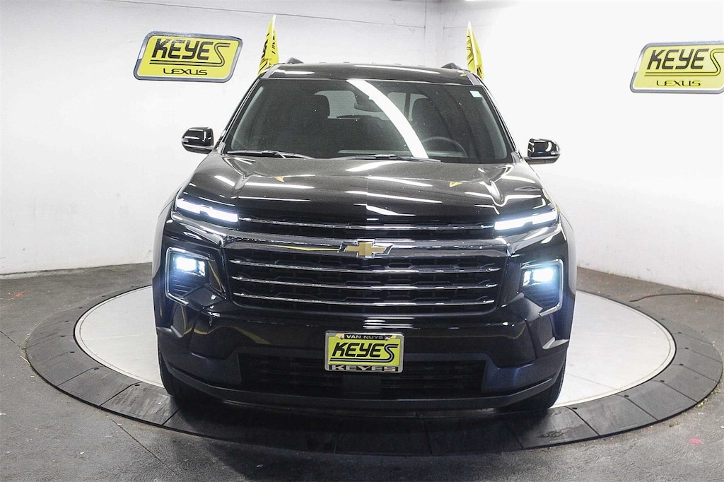 Used 2026 Chevrolet Traverse FWD LT SUV