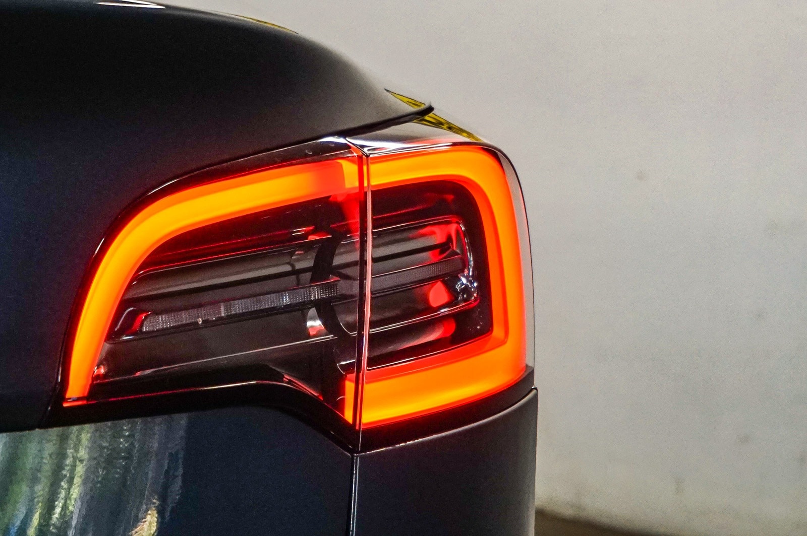 Thumbnail: 2023 Tesla Model 3 - 11