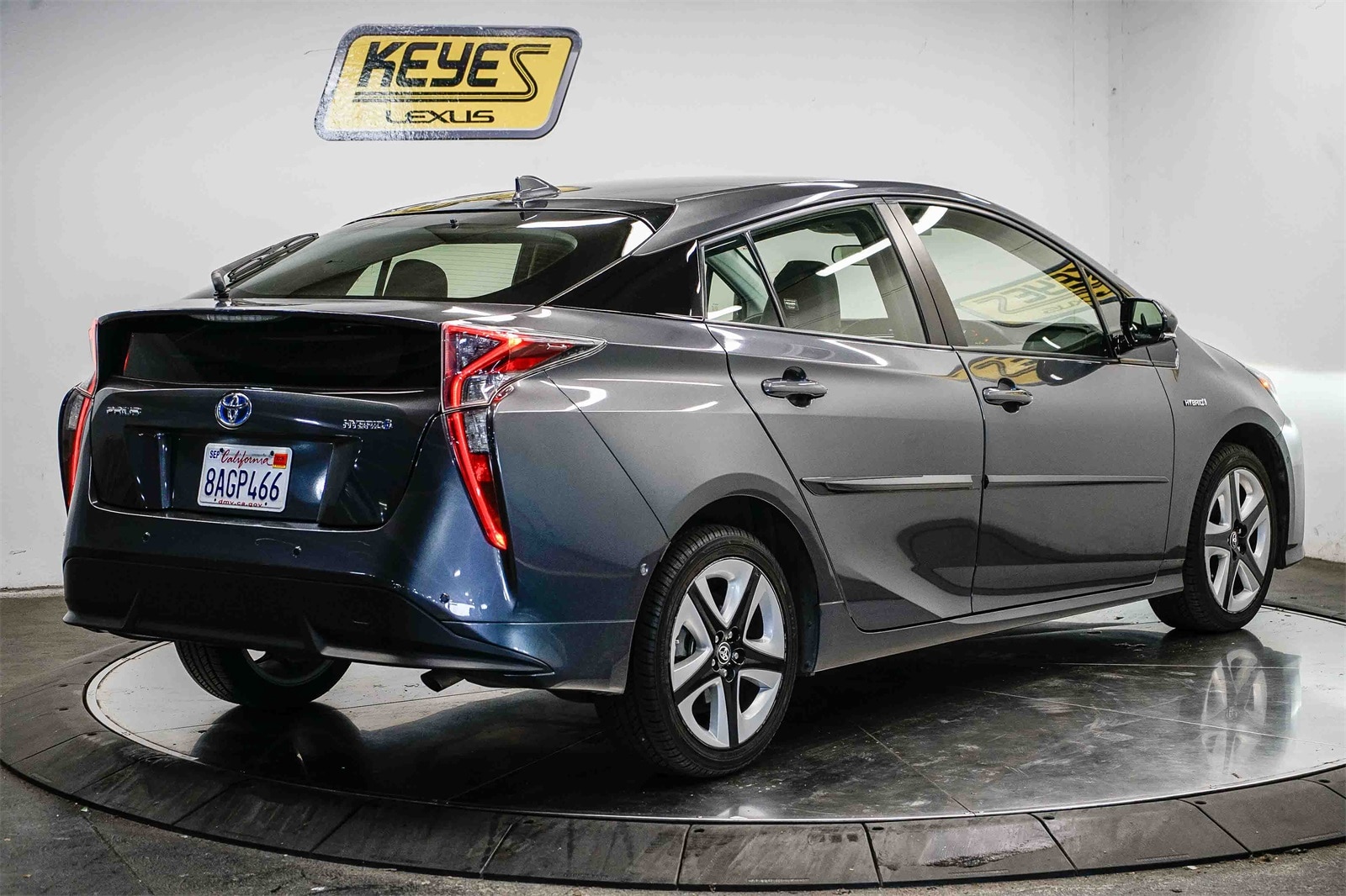 Thumbnail: 2017 Toyota Prius - 4