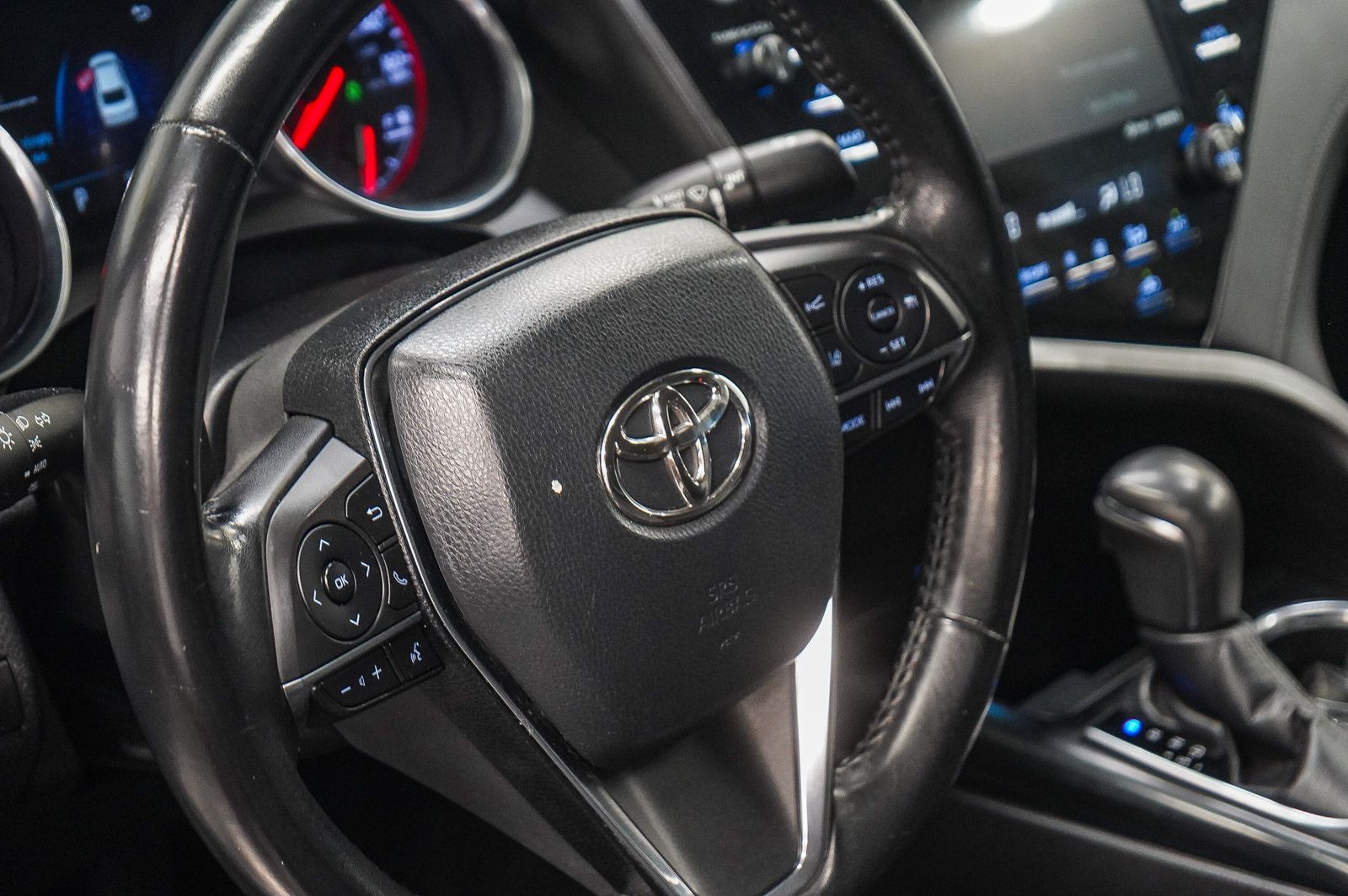 Thumbnail: 2019 Toyota Camry - 20