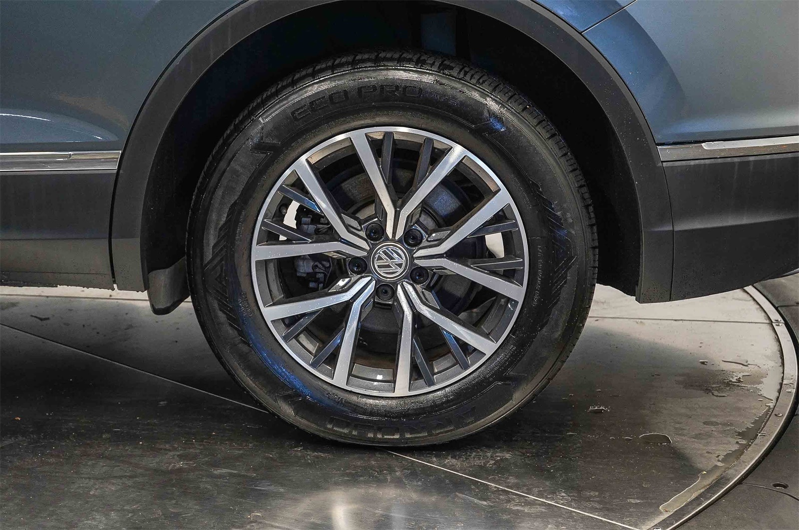 Thumbnail: 2020 Volkswagen Tiguan - 10