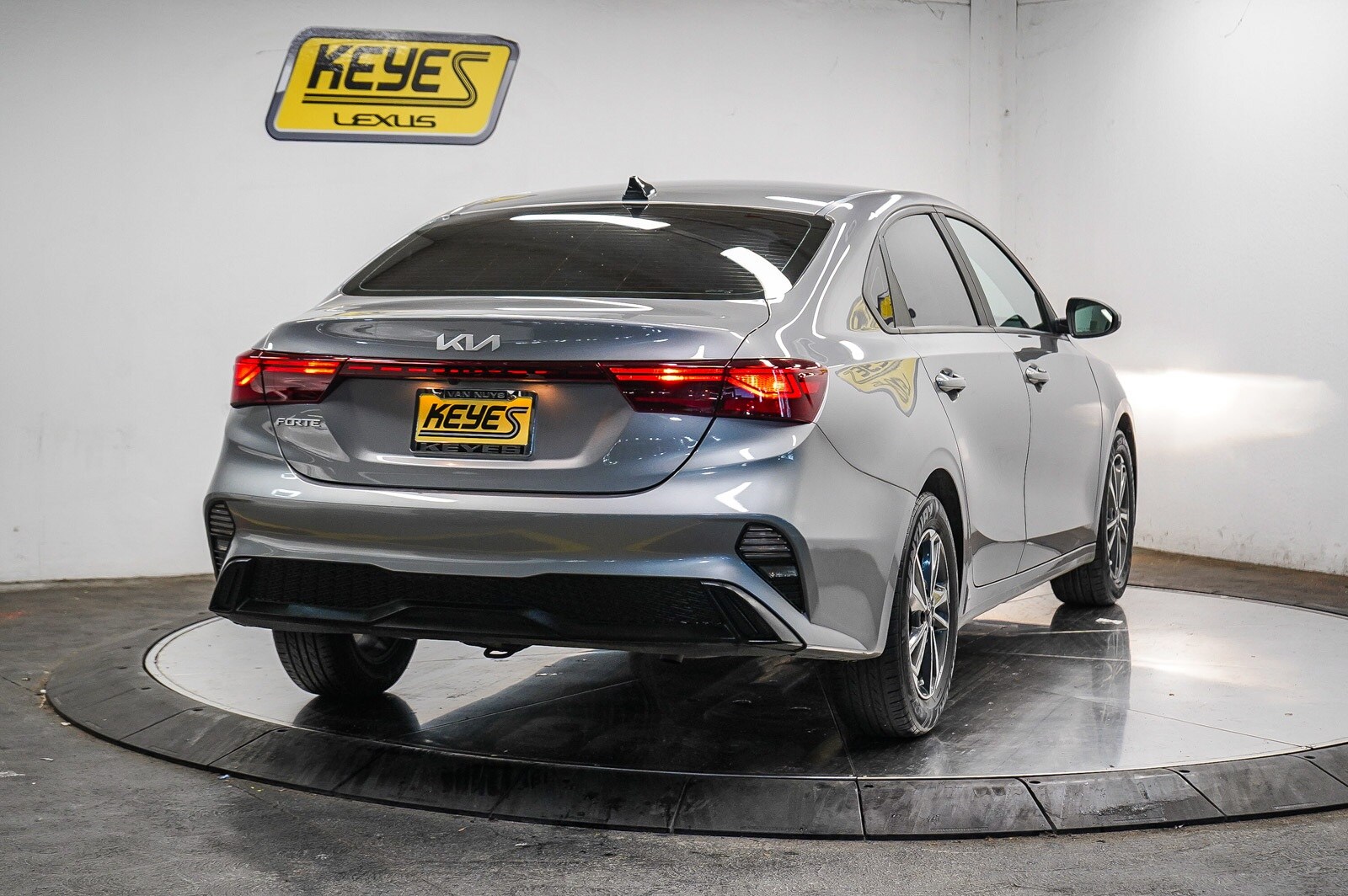 2024 Kia Forte LXS photo 4