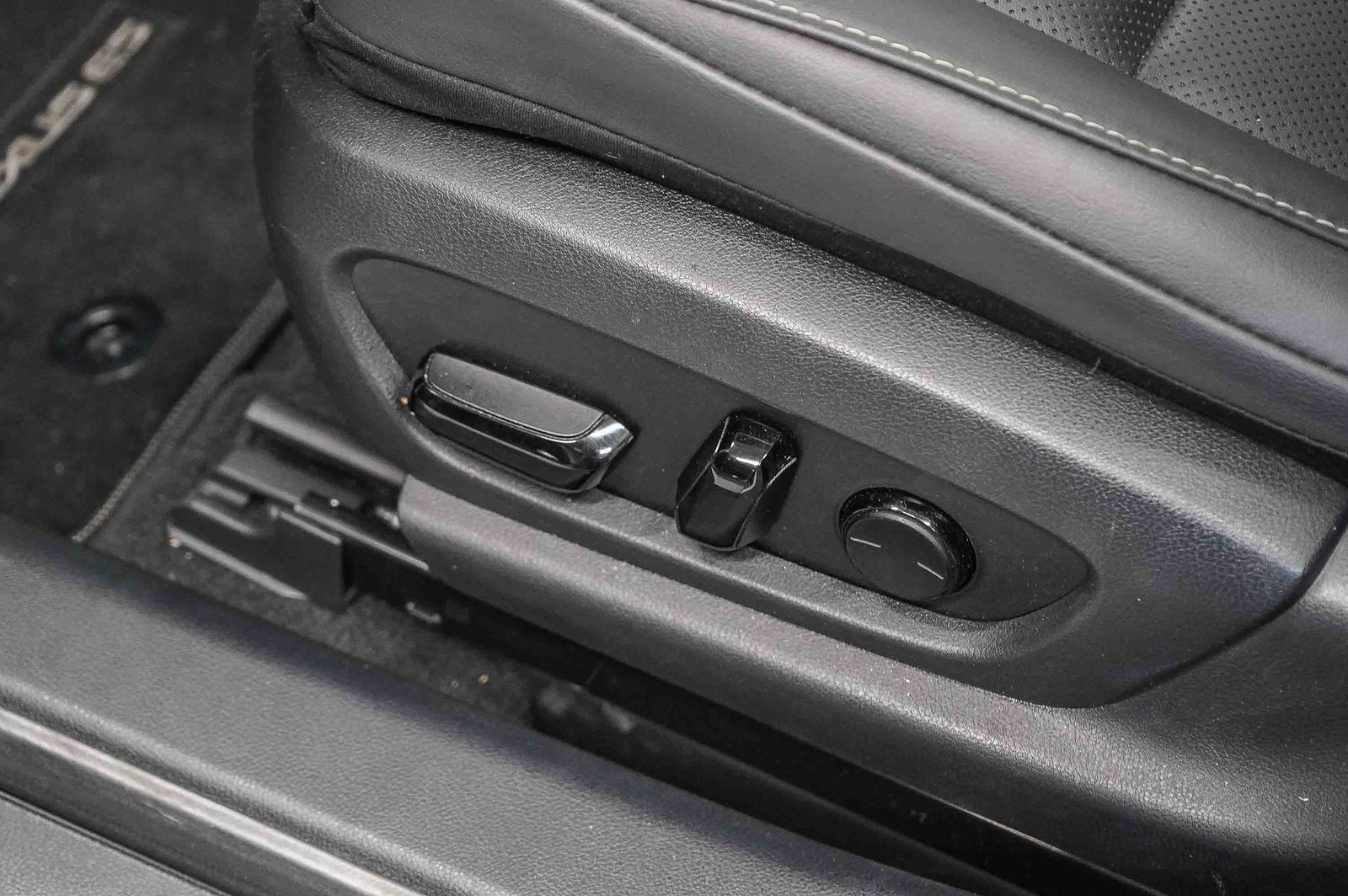 Thumbnail: 2022 Lexus ES - 23