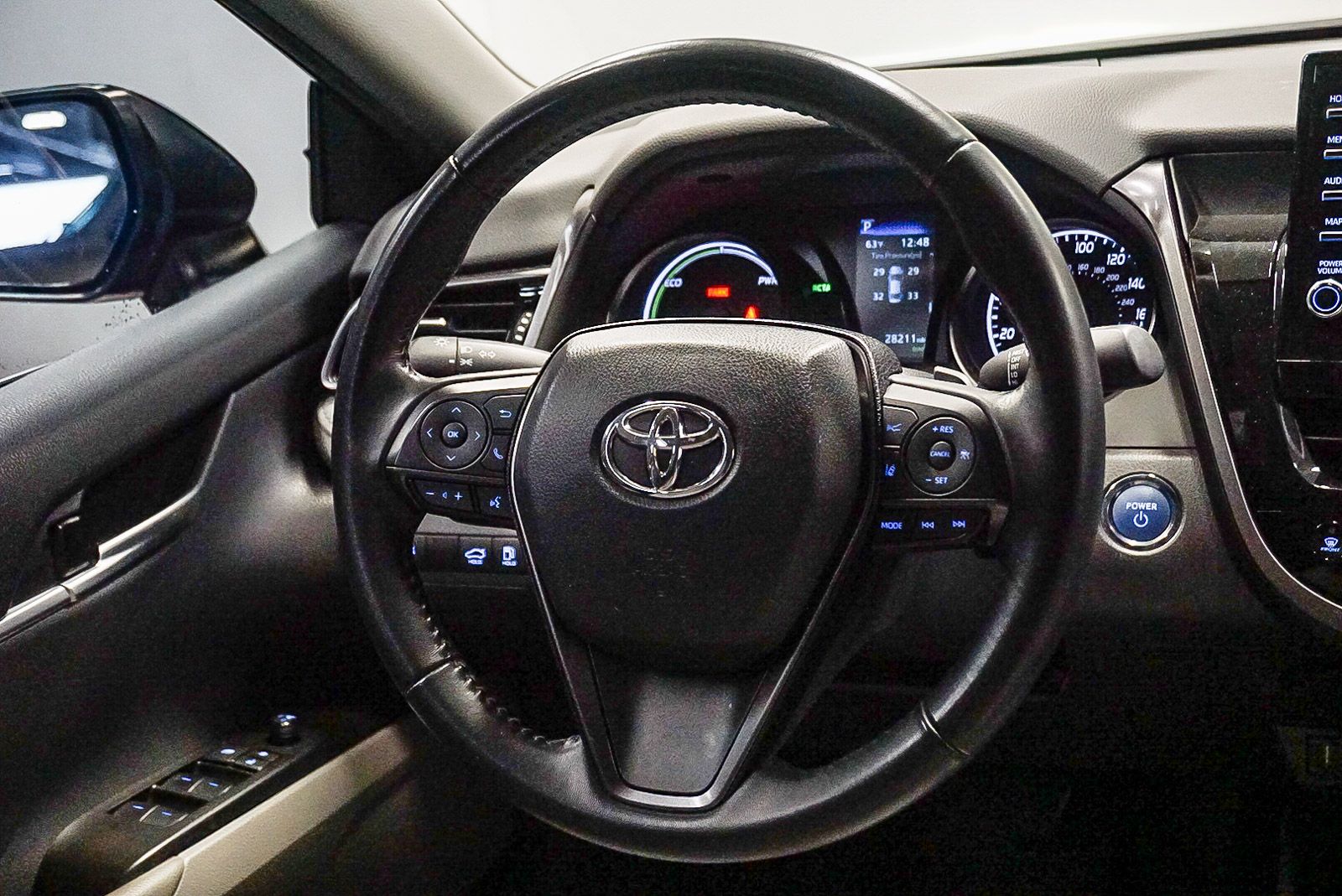 Thumbnail: 2023 Toyota Camry - 16