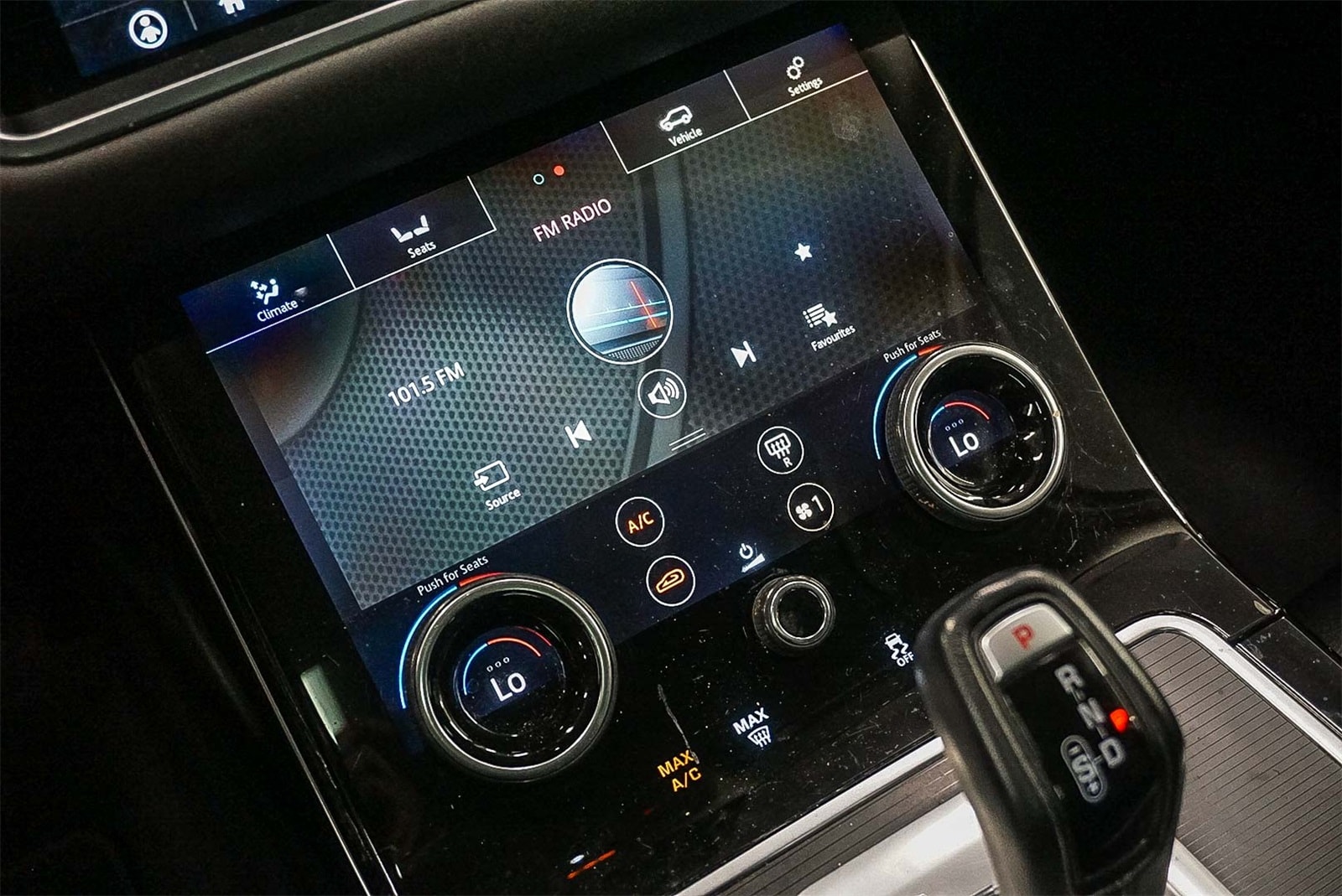 Thumbnail: 2020 Land Rover Range Rover Evoque - 24