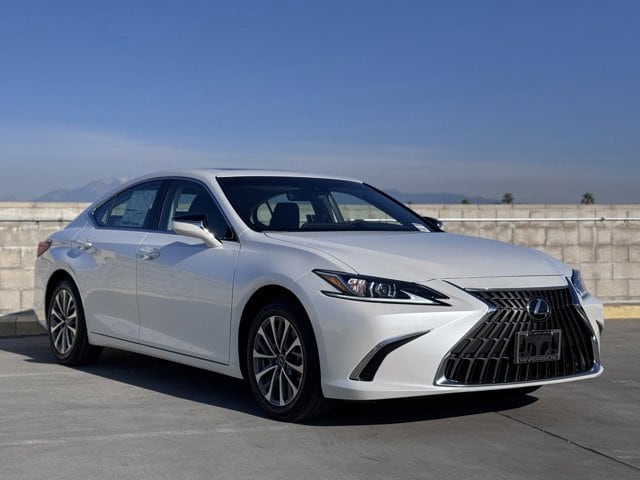 Thumbnail: 2025 Lexus ES - 2